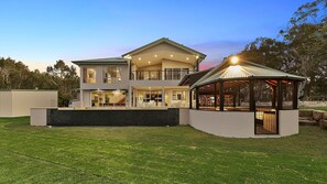 Exterior - Serenity - Home on Acreage Surrounded By Noosa National Park (Peregian Beach)