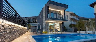 Villa Florentina with Heated Pool