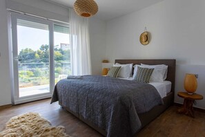 3 عدّة غرف نوم ومكواة/لوح كي وواي فاي مجانًا وملاءات أسرّة