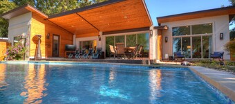 Lake LBJs Most Popular Luxury Home // Boat Rental On-site & Tons of Amenities!