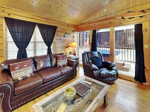 Studio (1 Bedroom) | Property amenity