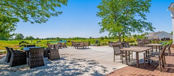 Bear Trap Dunes 2nd floor condo w/ basketball court, free WiFi, and shared sauna