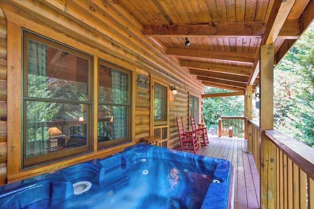 Bear's Den by Jackson Mountain Rentals - Starkeytown, TN