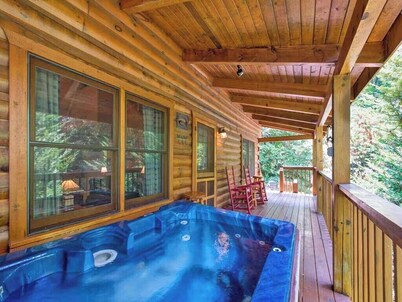 Bear's Den by Jackson Mountain Rentals