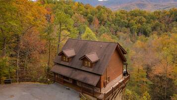 Studio (4 Bedrooms) | Front of property