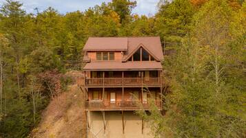 Studio (4 Bedrooms) | Property amenity