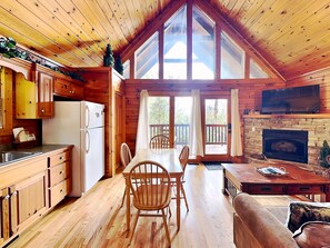 Studio (1 Bedroom) | Property amenity