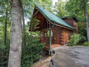 Studio (1 Bedroom) | Front of property - Cub's Cove by Jackson Mountain Rentals (Gatlinburg)