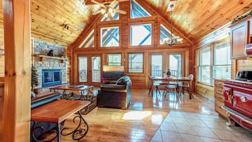 Studio (3 Bedrooms) | Property amenity