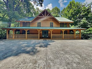 Studio (6 Bedrooms) | Exterior