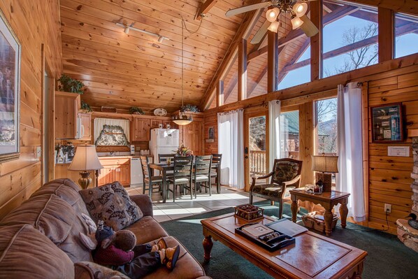 Studio (2 Bedrooms) | Front of property