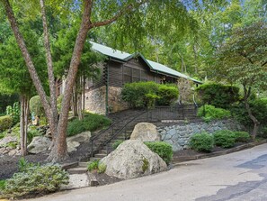 Unclassified image, 5 of 43, button - Blue Mist View by Jackson Mountain Rentals (Gatlinburg)
