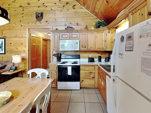 Studio (2 Bedrooms) | Property amenity - Blue Mist View by Jackson Mountain Rentals (Gatlinburg)