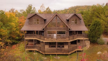 Studio (5 Bedrooms) | Property amenity