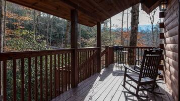 Studio (2 Bedrooms) | Property amenity