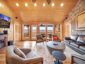 Studio (3 Bedrooms) | Property amenity