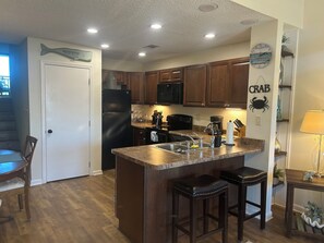 Fridge, microwave, oven, stovetop - 1bd-1bath-sleep4-Townhome 1804 E Gulf Beach Dr Unit K-12-nice gulf view-pool (St George Island)