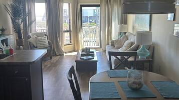 Smart TV, DVD player