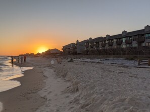 Beach nearby, sun loungers, beach towels