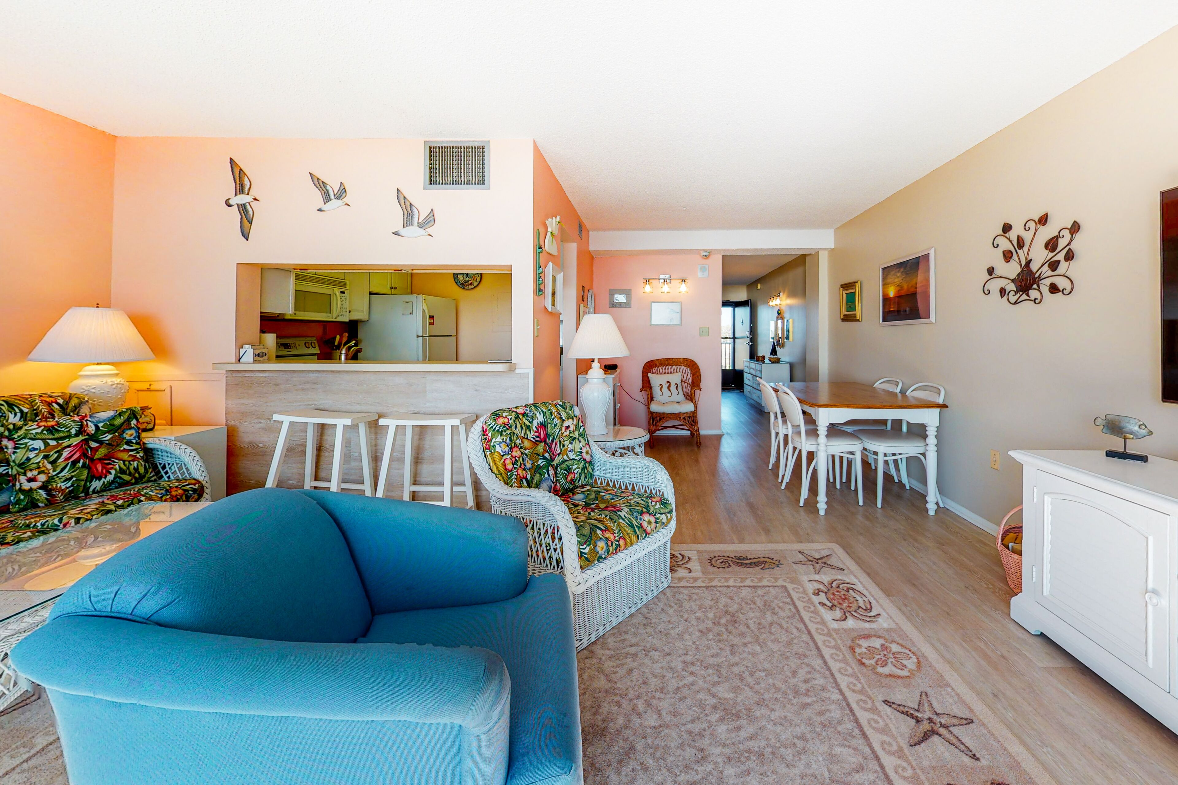 Sea Colony Ocean 4th floor condo w/ basketball court, elevator, and gym