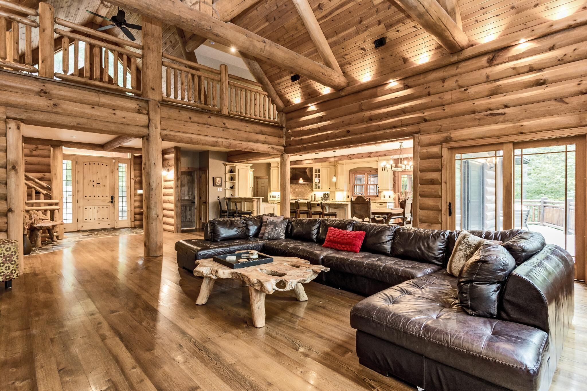 Beautiful Chalet on Norcan Lake, near Calabogie