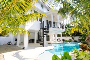 Huis, 4 slaapkamers | Exterieur
