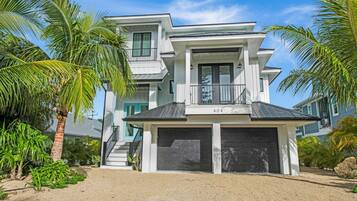 House, 5 Bedrooms | Exterior