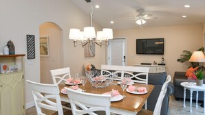 Casa, 3 habitaciones | Restaurantes