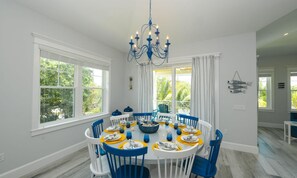 Dining - Anna Maria Beach House by AMI Locals (Anna Maria)