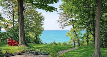 First on Elmslie Oasis, Lakefront