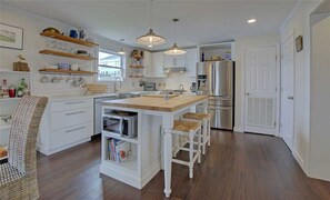 House, 3 Bedrooms, Ocean View | Private kitchen