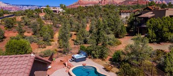 Expansive Views +Patio+Outdoor Dining+Bubbly Hot Tub & Pool+FirePit!