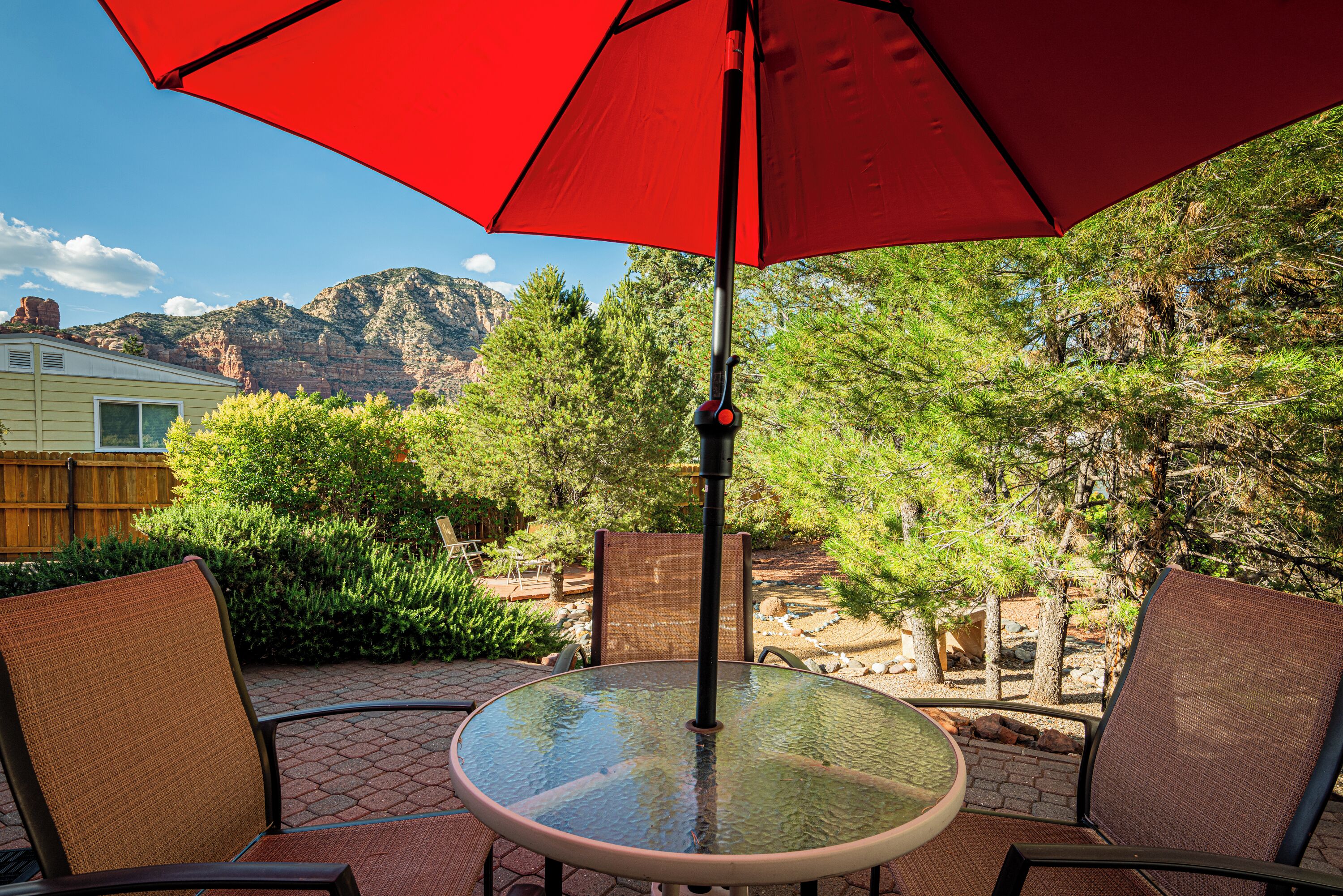 Sedona Agave House with patio views, telescope, board games and centrally located!