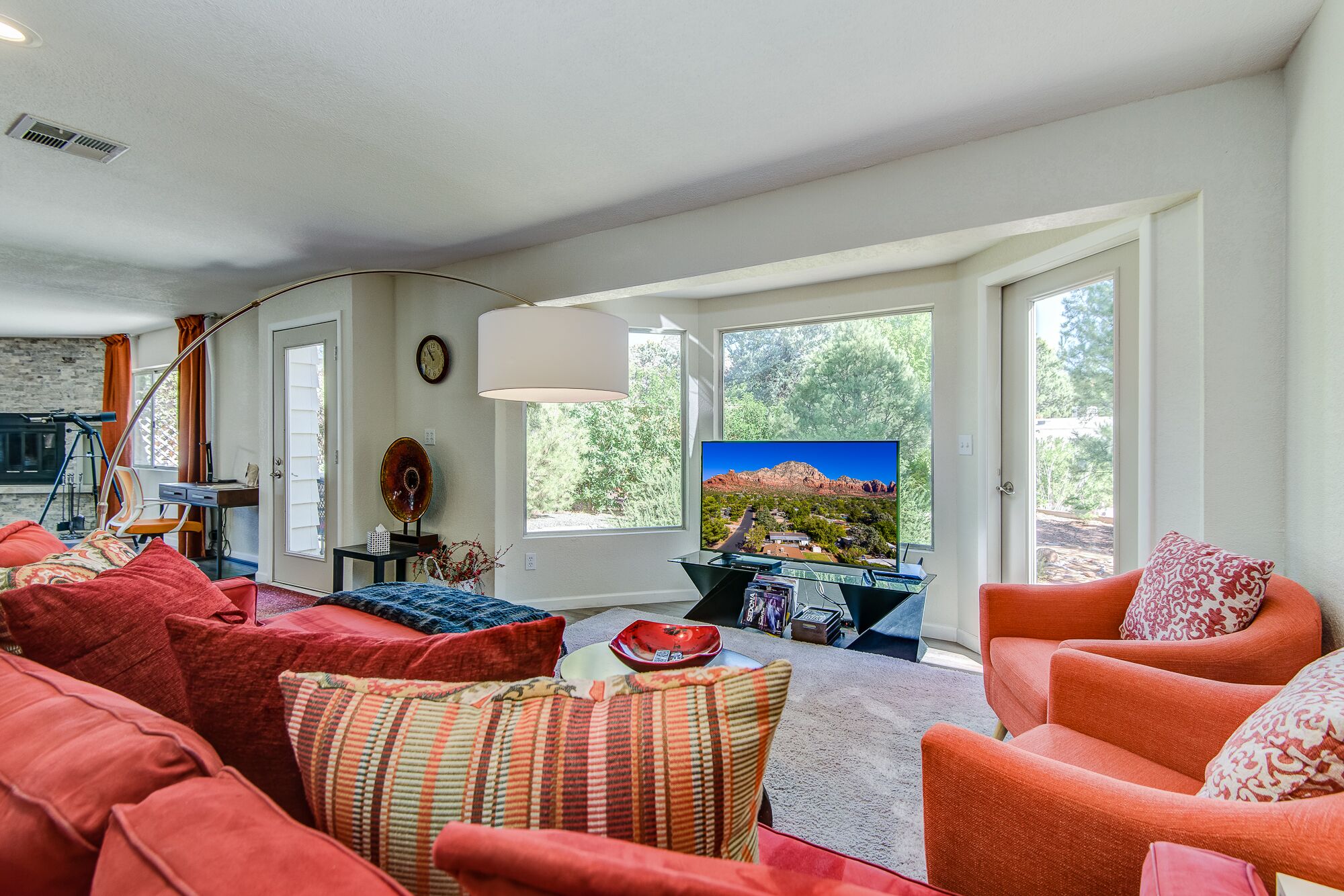 Sedona Agave House with patio views, telescope, board games and centrally located!