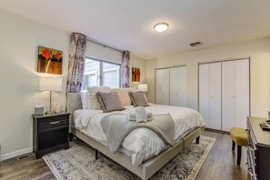 2 habitaciones, escritorio, cuna de viaje y internet 