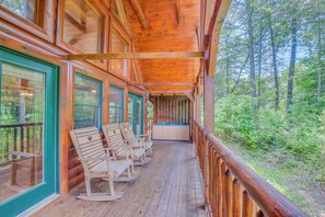 Studio (3 Bedrooms) | Property amenity - Hemlock Manor by Jackson Mountain Rentals (Gatlinburg)