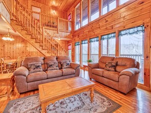 Studio (5 Bedrooms) | Property amenity