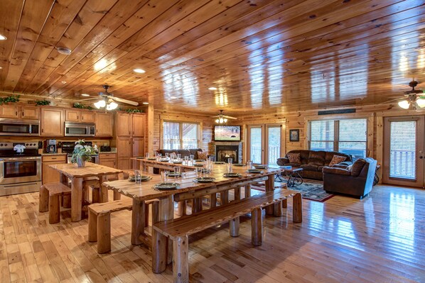 Studio (Multiple Bedrooms) | Property amenity - Hemlock Inn by Jackson Mountain Rentals (Gatlinburg)