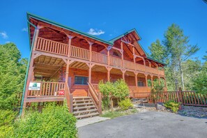 Studio (Multiple Bedrooms) | Fasade