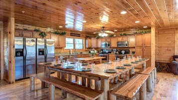 Studio (Multiple Bedrooms) | Property amenity