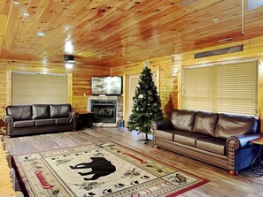 Studio (Multiple Bedrooms) | Property amenity - Hemlock Inn by Jackson Mountain Rentals (Gatlinburg)