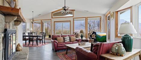 Studio (3 Bedrooms) | Front of property