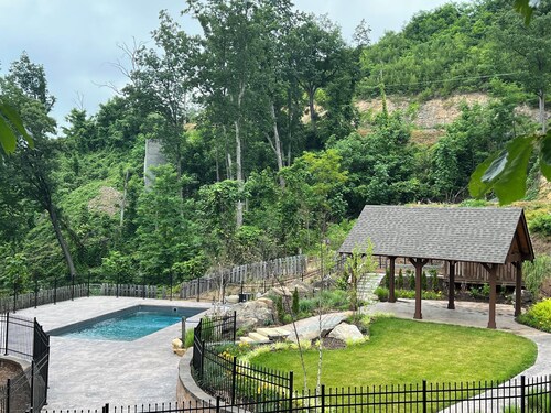 Fox Den by Jackson Mountain Rentals