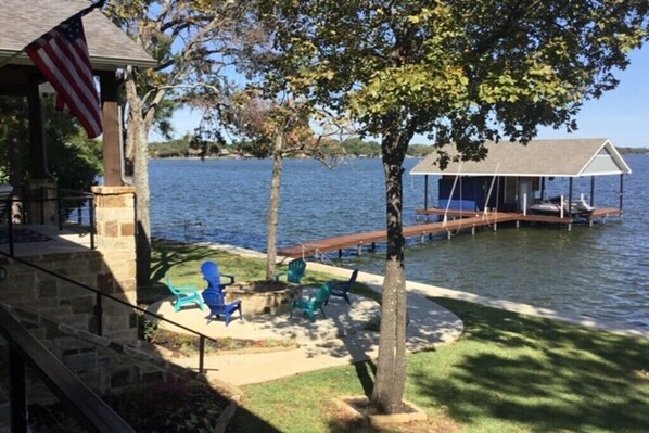 Property grounds - Beautiful gated lakefront home built im 2020 (Mabank)