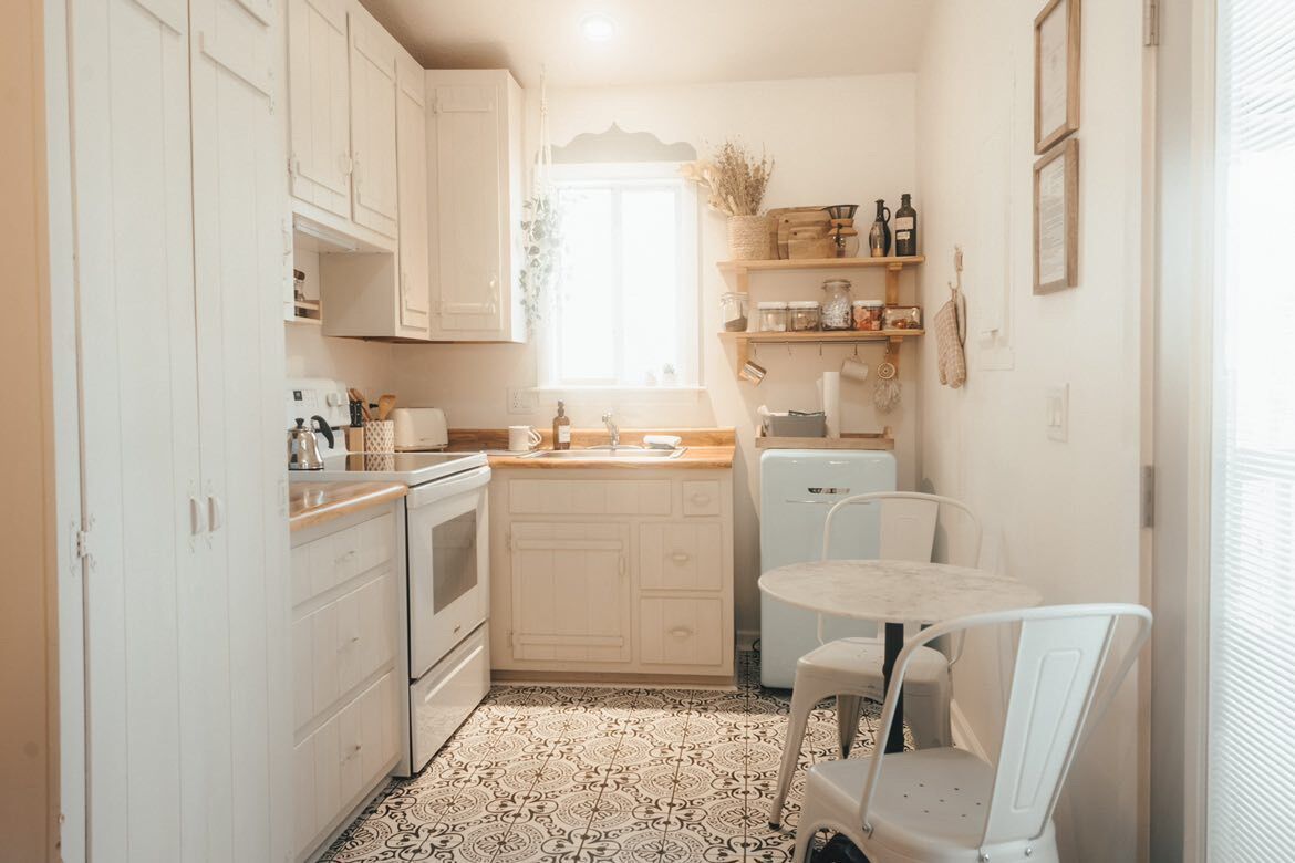 Newly Renovated Secluded Cabin in the Woods Stylish Romantic Getaway 9 min Helen