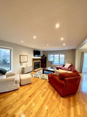 Smart TV, caminetto, videogiochi, stampante