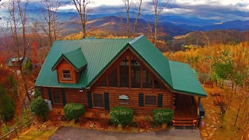 Studio (5 Bedrooms) | Front of property