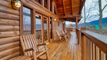 Studio (5 Bedrooms) | Property amenity