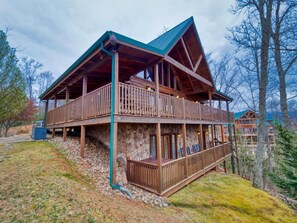 Studio (5 Bedrooms) | Property amenity - Gatlinburg Getaway by Jackson Mountain Rentals (Gatlinburg)