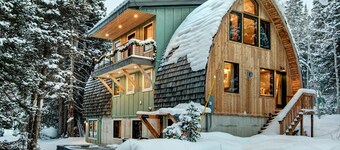 Mountain lodge with hot tub, game room, and home theater